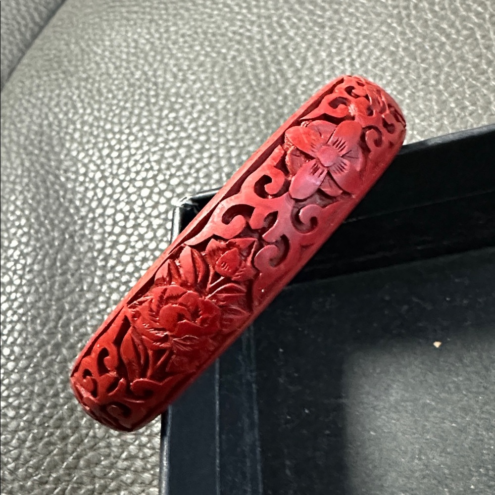 Vintage Hand Carved Cinnabar Flower Bracelet